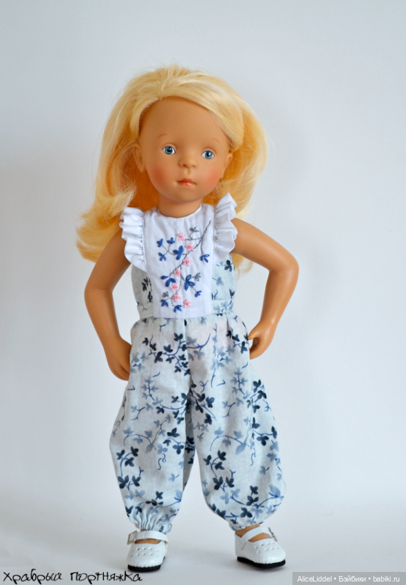 Множество нарядов для очень разных кукол