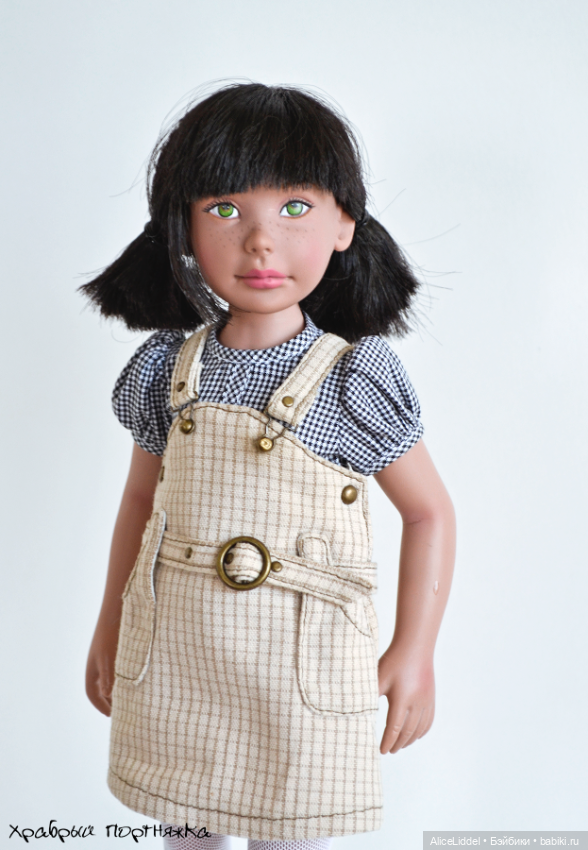 Множество нарядов для очень разных кукол (фото 8)
