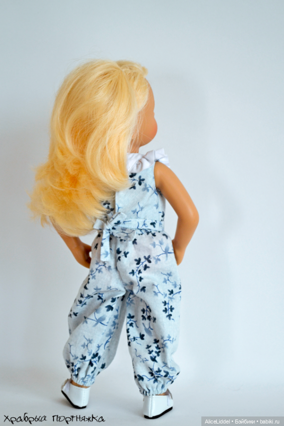 Множество нарядов для очень разных кукол