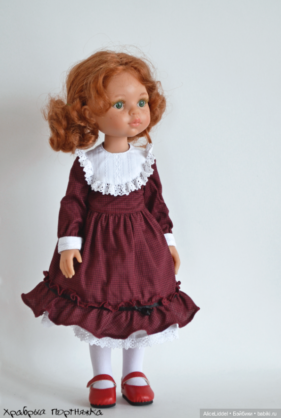 Множество нарядов для очень разных кукол