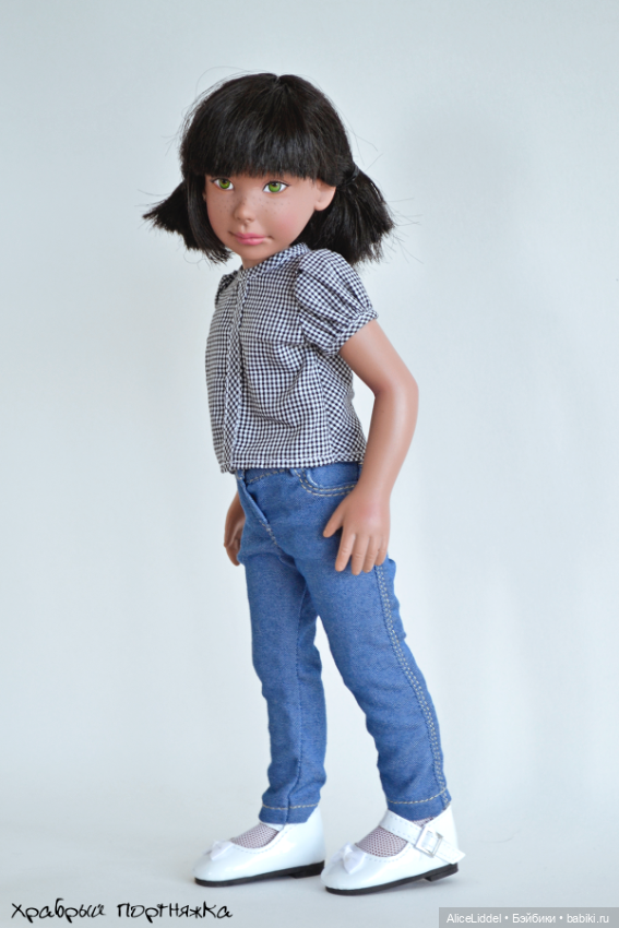 Множество нарядов для очень разных кукол