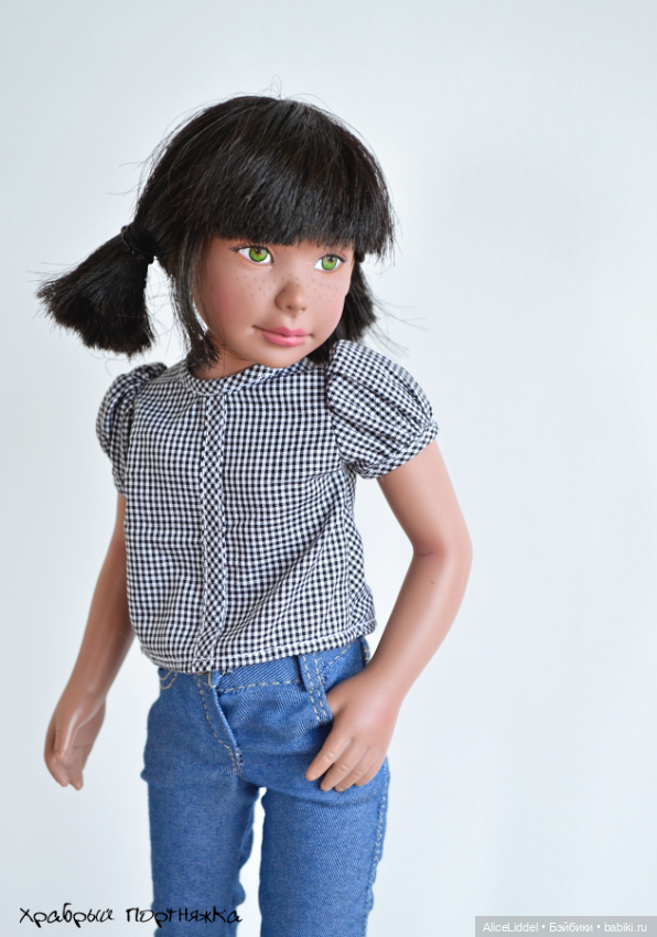 Множество нарядов для очень разных кукол (фото 10)
