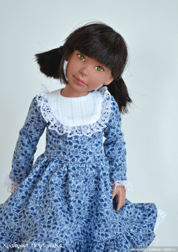 Множество нарядов для очень разных кукол