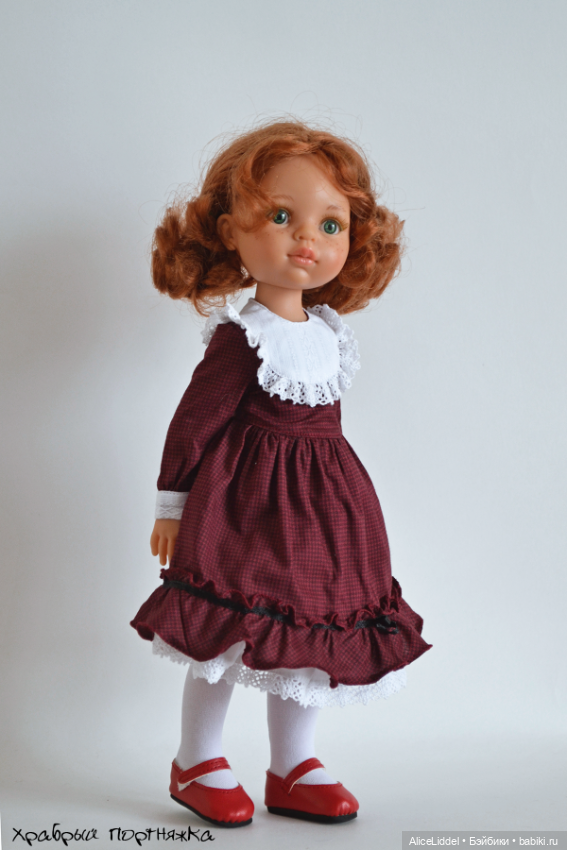 Множество нарядов для очень разных кукол