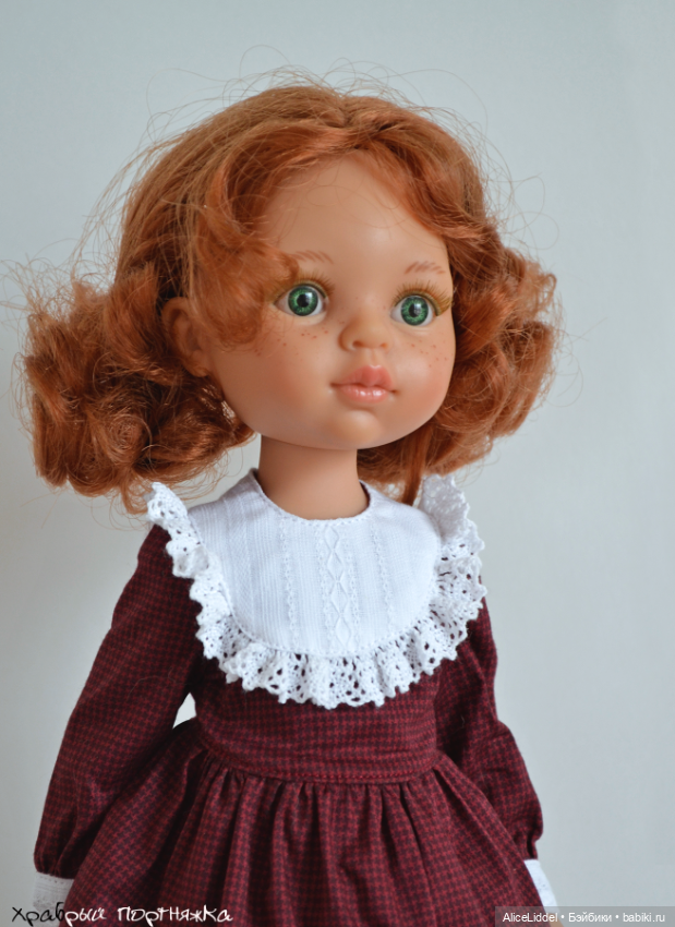 Множество нарядов для очень разных кукол