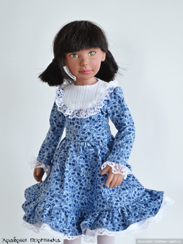 Множество нарядов для очень разных кукол