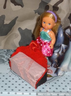 Диванчики для Настеньки — Мебель для кукол и домиков: фото