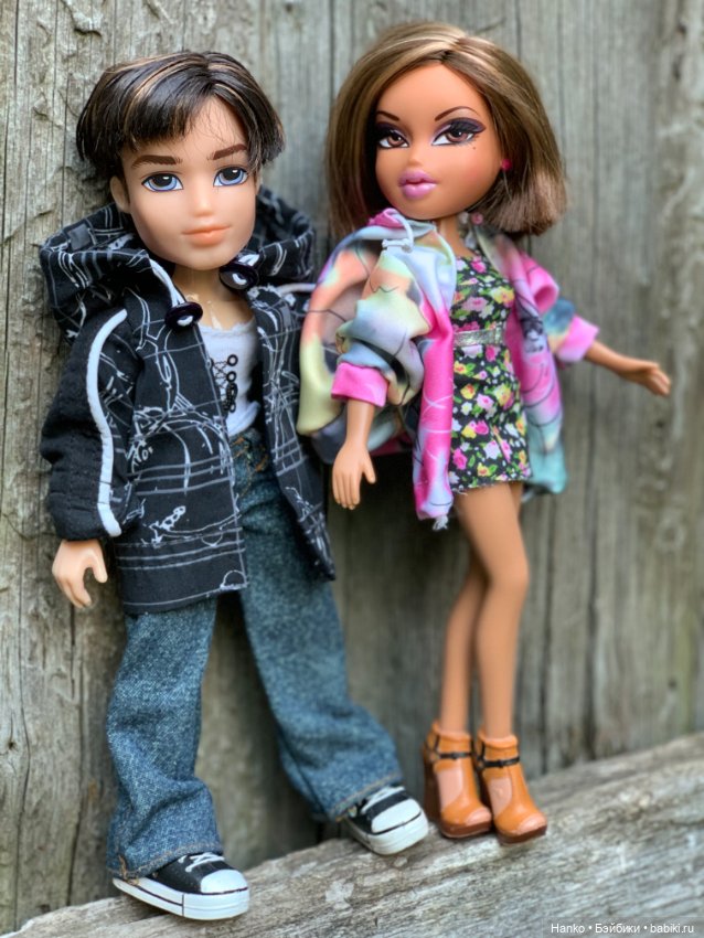 Пара Братц. Лето. Прогулка