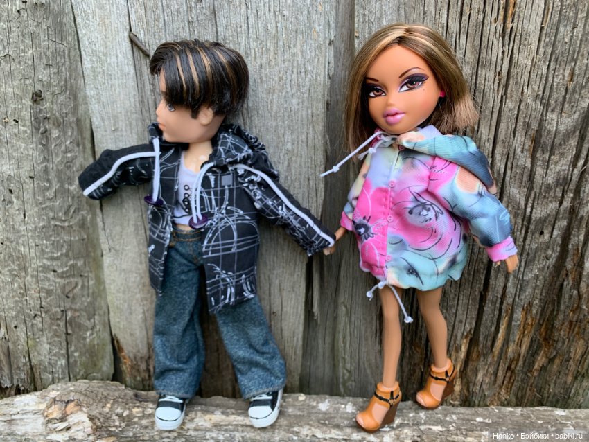 Пара Братц. Лето. Прогулка
