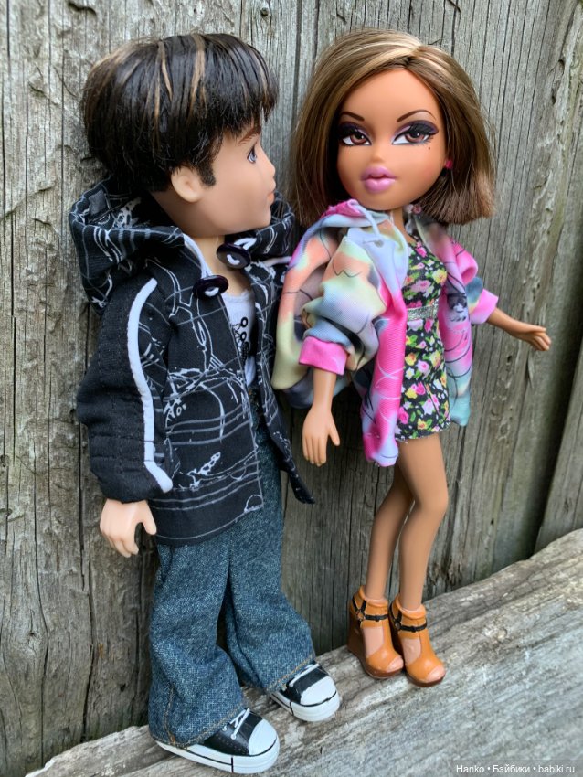 Пара Братц. Лето. Прогулка