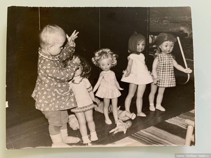 Откуда??? Ну откуда берётся эта любовь к куклам