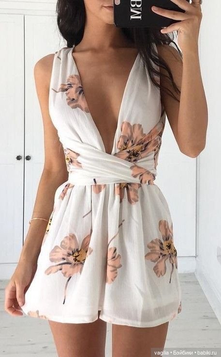 Летнее платье для стройняшек