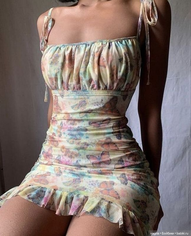 Летнее платье для стройняшек