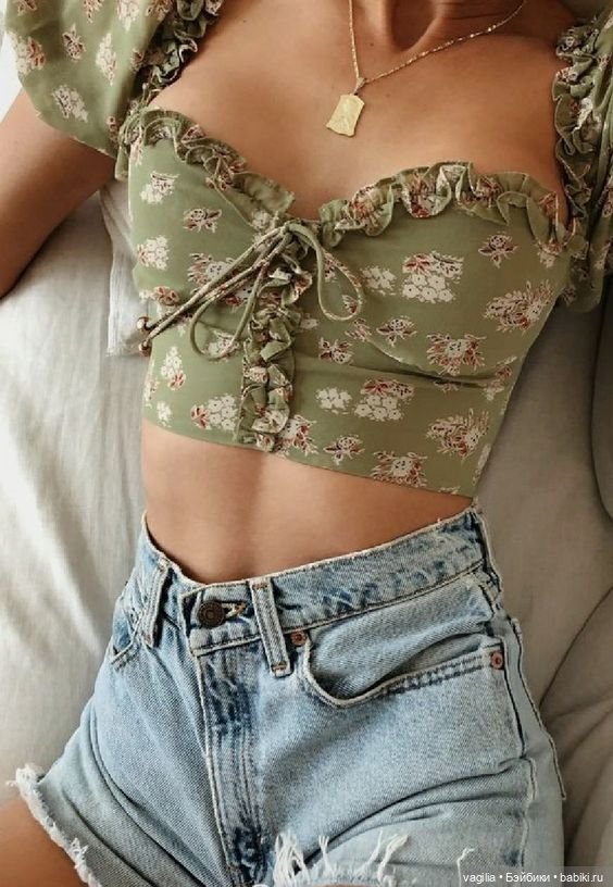 Летнее платье для стройняшек