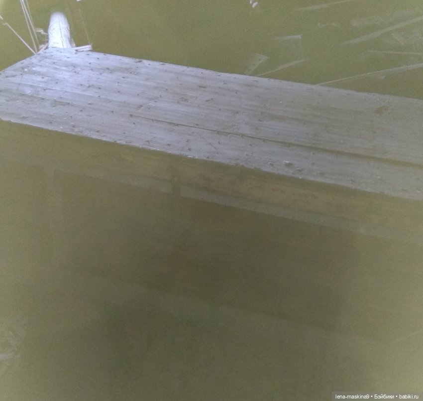 Темный, темный чердак, где много-много сундуков