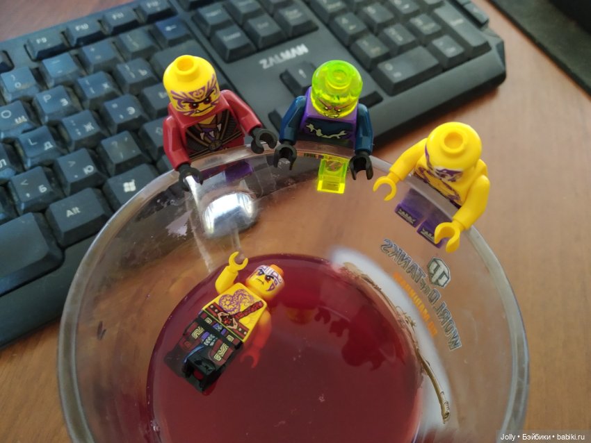 Карманные байкеры, банда и компот (фото 4)