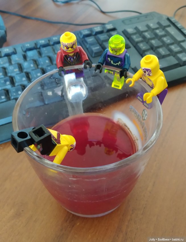 Карманные байкеры, банда и компот (фото 2)