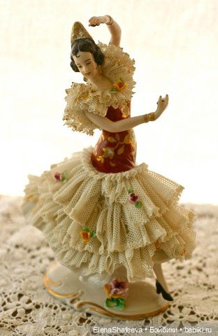 Изящный кружевной фарфор и статуэтки "кружевницы" (фото 8)