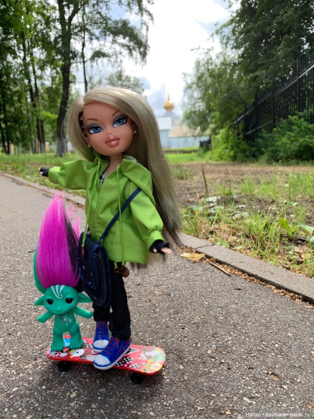 Братц. Скейтбордистка и К. Фото
