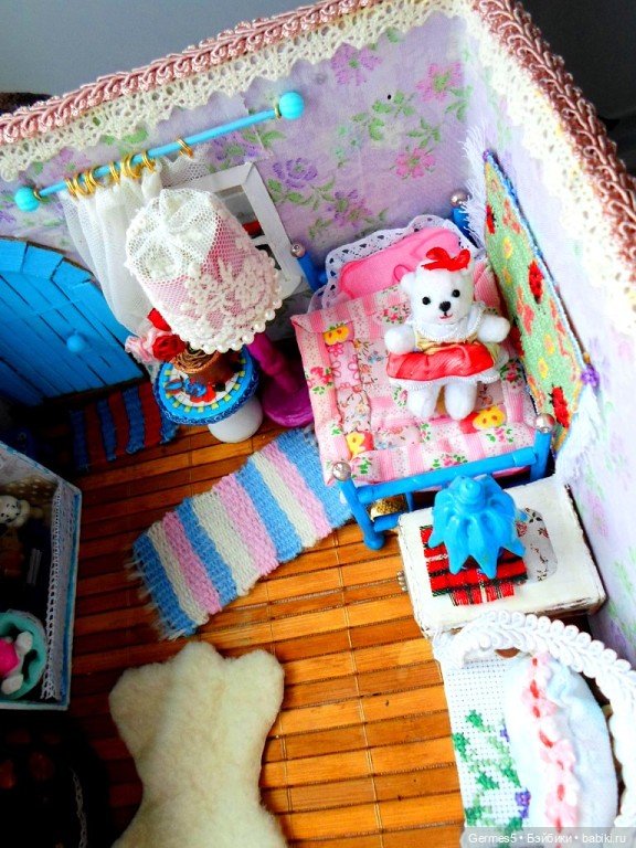 Домик — Авторские игрушки из разных материалов: синельная проволока (фото 4)