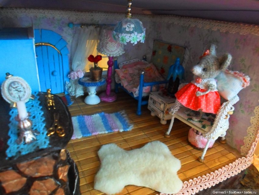 Домик — Авторские игрушки из разных материалов: синельная проволока (фото 8)