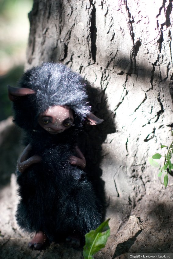 Маленькая Йети в городском парке (фото 2)