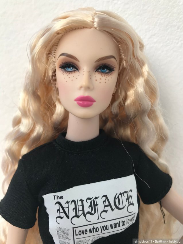 Одну ягодку беру, на другую смотрю, третью примечаю, четвертая мерещится