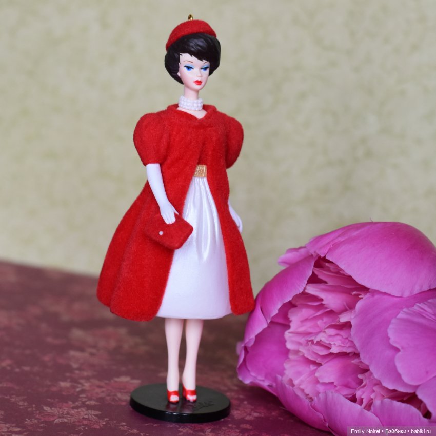 Три красотки от Hallmark — Фарфоровые статуэтки и фигурки: винтаж (фото 3)