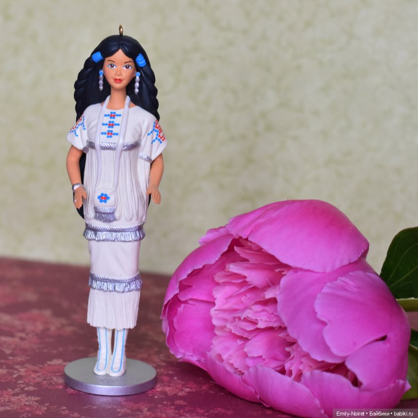 Три красотки от Hallmark — Фарфоровые статуэтки и фигурки: винтаж (фото 4)