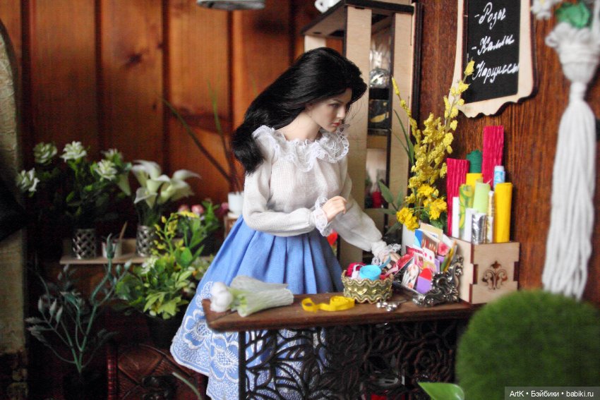 Цветы для цветочницы, Phicen