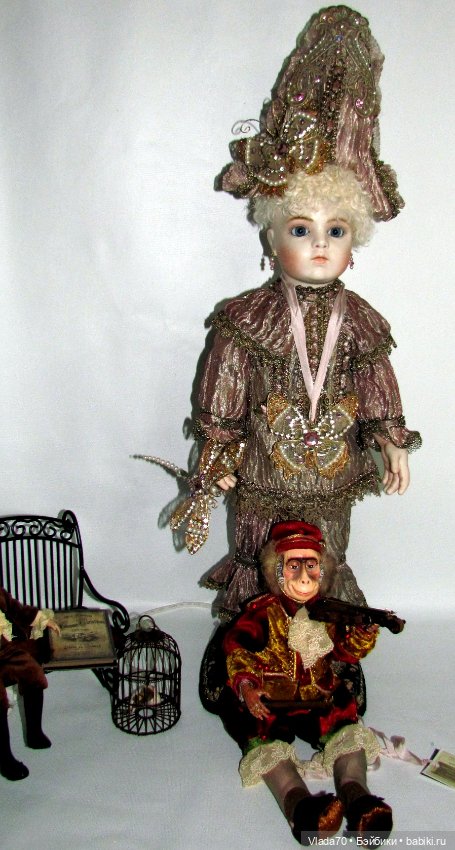 Пьем валерианку, если мы поклонники антикварных кукол