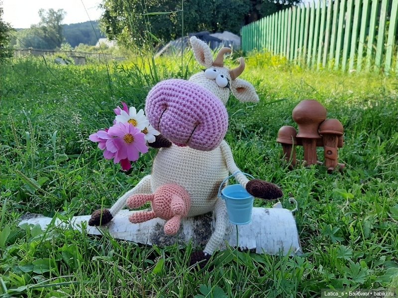 Корова Рябинка — Вязаные игрушки и амигуруми: крючком