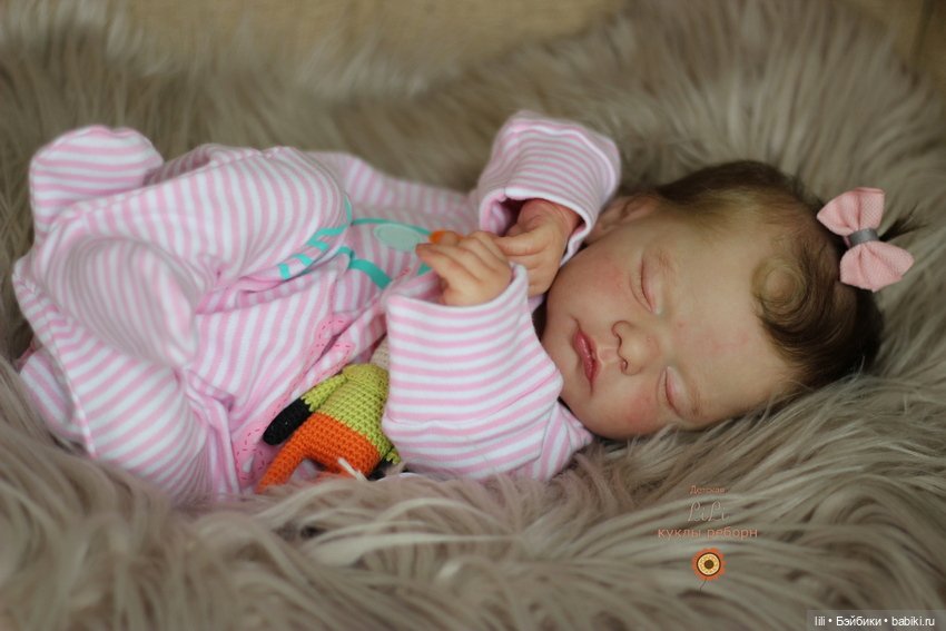 Нарядная малышка из молда Sam