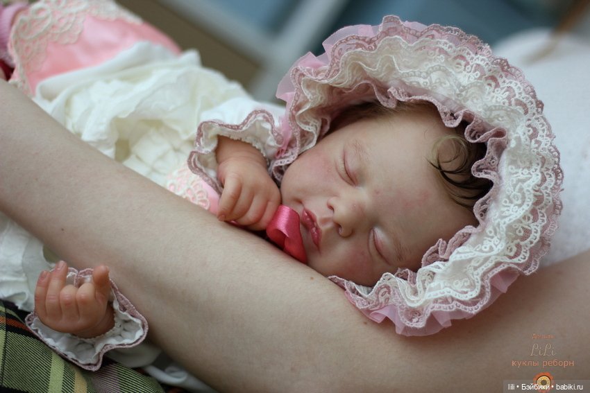 Нарядная малышка из молда Sam