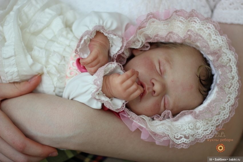 Нарядная малышка из молда Sam