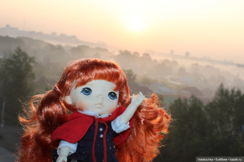 Воскресное утро в большом городе. Кукла "Красная шапочка" 20 см от Хiaomi Monst doll (фото 7)