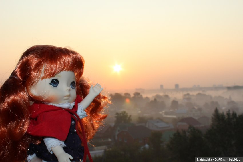 Воскресное утро в большом городе. Кукла "Красная шапочка" 20 см от Хiaomi Monst doll (фото 2)