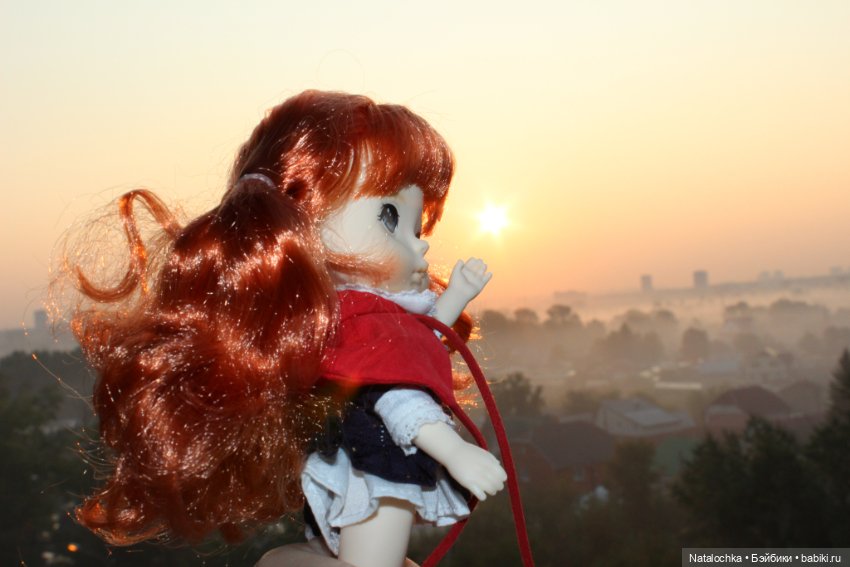 Воскресное утро в большом городе. Кукла "Красная шапочка" 20 см от Хiaomi Monst doll (фото 6)