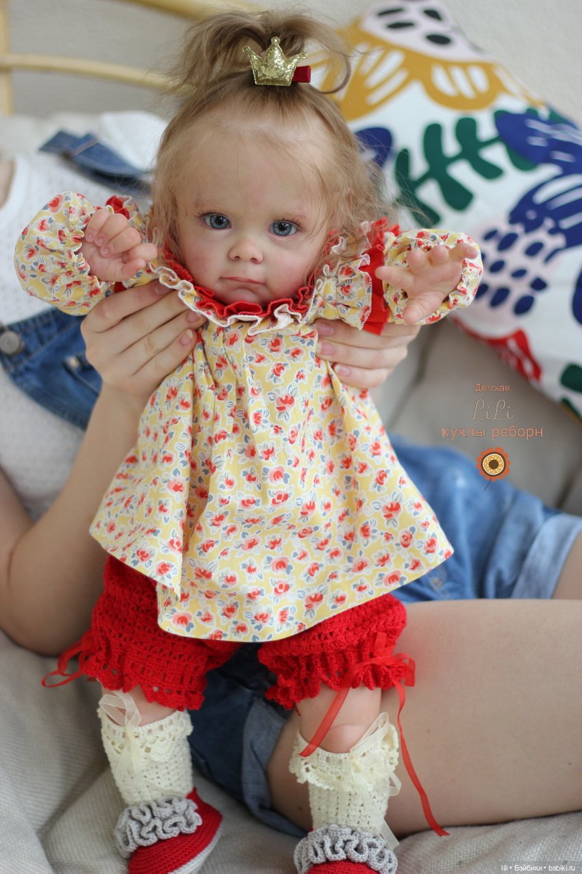 Малышка Мегги в красивом наряде (фото 10)