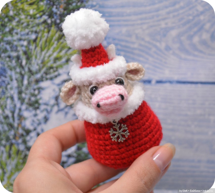 Новогодний бычок Санта — Вязаные игрушки и амигуруми: крючком (фото 3)