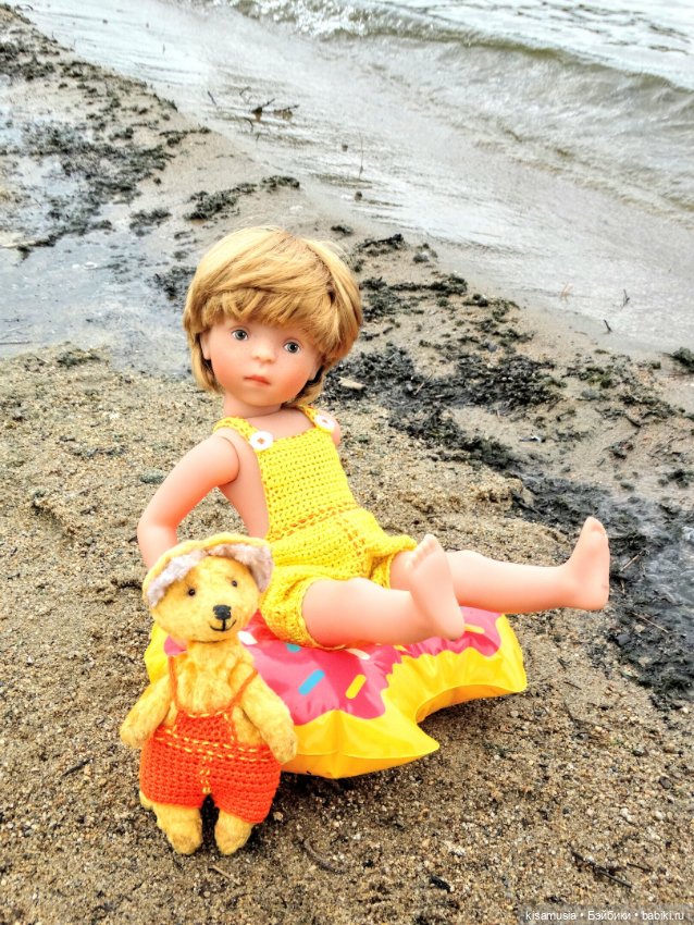 Алёша и лисёнок на пляже — Куклы Kathe Kruse (Кате/Кэте Крузе): фото