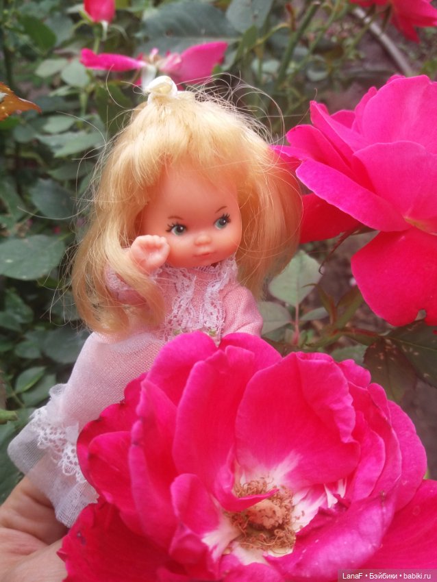 Поездка Розочки rosebud на дачу с друзьями