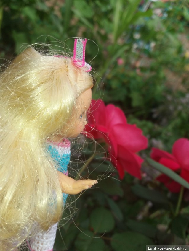 Поездка Розочки rosebud на дачу с друзьями