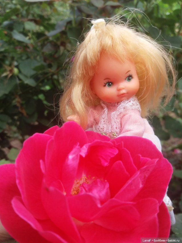 Поездка Розочки rosebud на дачу с друзьями