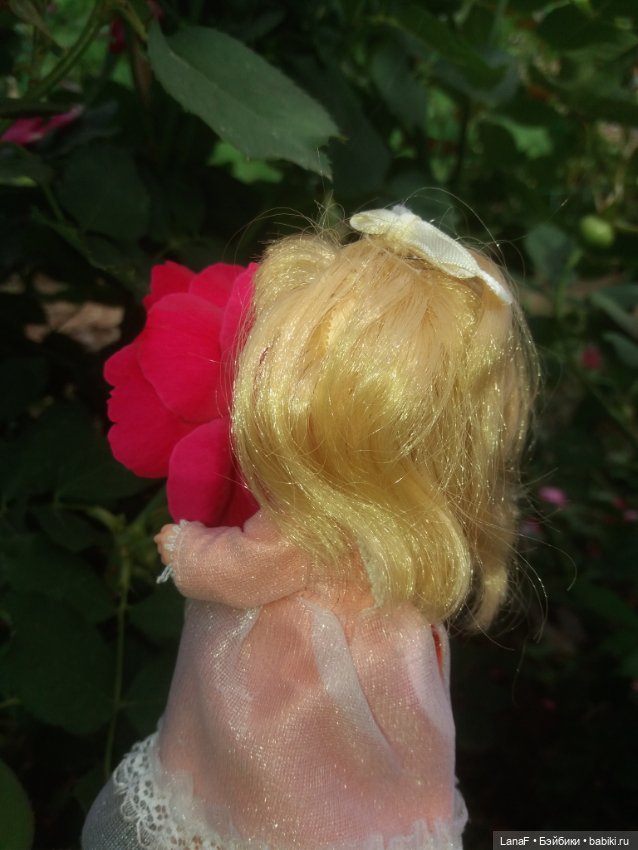 Поездка Розочки rosebud на дачу с друзьями