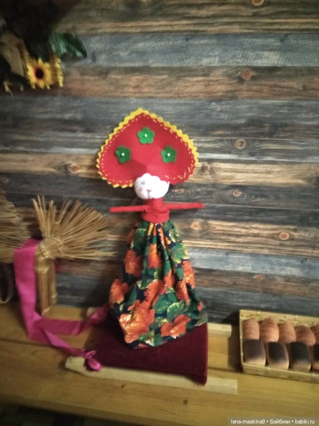 Куклы ручной работы и предметы быта, прошлых лет