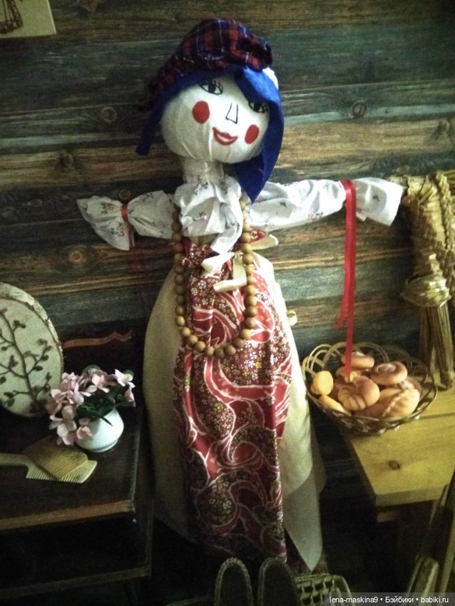 Куклы ручной работы и предметы быта, прошлых лет