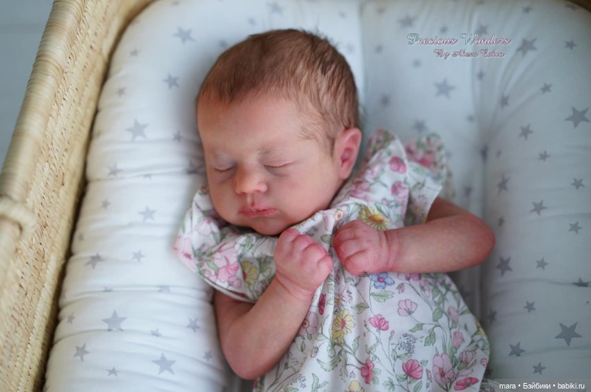 August скульптора Dawn Murray McLeod, автор прототипа Alexa Calvo