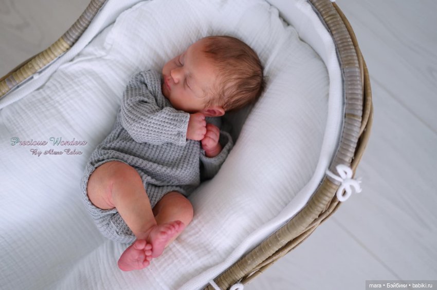 August скульптора Dawn Murray McLeod, автор прототипа Alexa Calvo