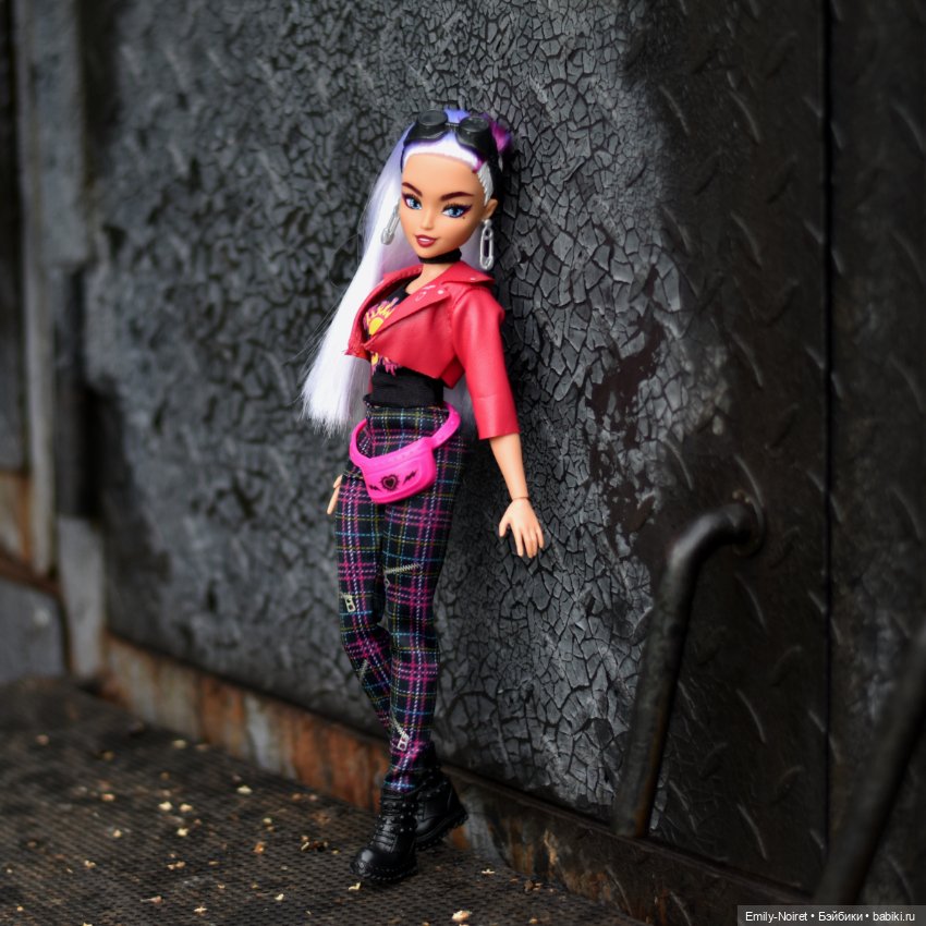 Неформалка на прогулке — Куклы Monster High и Ever After High: G1 (фото 3)